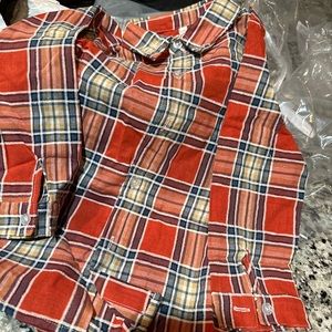 Boys size 5 long sleeve shirt